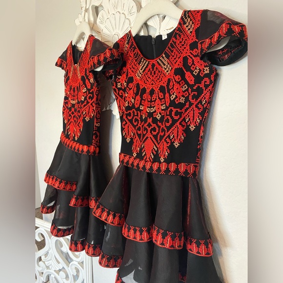 Girls embroidered ruffle dresses size 2T BRAND NEW no tags though! - Picture 4 of 11